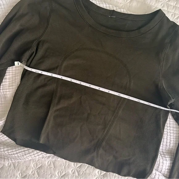 lululemon athletica Women's Olive Long Sleeve Cropped Jacket - Picture 3 of 5